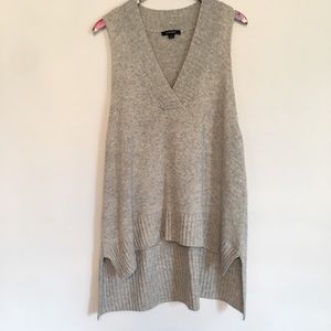 Acrobat V-neck Hi Low Sleeveless Sweater